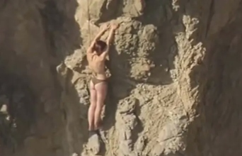 Η δραματική διάσωση μιας γυναίκας από βράχο 21 μέτρων 