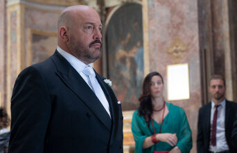 «Solo mio» σε σκηνοθεσία Τσαρλς και Ντάνιελ Κινέιν