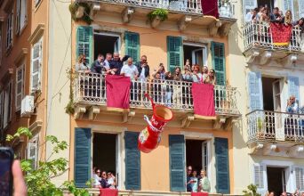 Πάσχα το ελληνικό: Ανυποχώρητα άχαστο