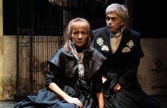 Η αγάπη άργησε μια μέρα, της Λιλής Ζωγράφου σε σκηνοθεσία Ένκε Φεζολλάρι στο Πτι Παλαί