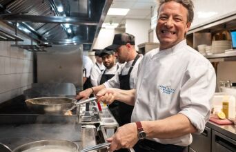 O Jamie Oliver τρελαίνεται για μαλακή φέτα!