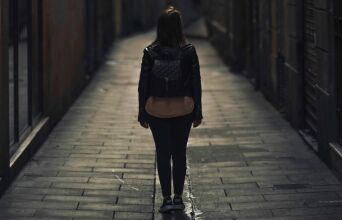 Η αυτοκτονία ενός κοριτσιού και μια φωτογραφία που δεν τραβήχτηκε ποτέ