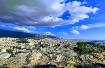 Metron Analysis: Ο ένας στους δύο πολίτες βλέπει τη χώρα να οπισθοχωρεί - βαθαίνει η αμφισβήτηση των θεσμών 