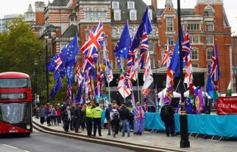 Δέκα χρόνια Brexit: Αναζητώντας την Παγκόσμια Βρετανία