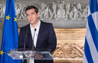 Ο Αλέξης Τσίπρας στις δηλώσεις του για το αποτέλεσμα του δημοψηφίσματος την Κυριακή 5 Ιουλίου 2015. © ΓΡΑΦΕΙΟ ΤΥΠΟΥ ΠΡΩΘΥΠΟΥΡΓΟΥ/ANDREA BONETTI/EUROKINISSI