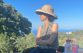 Η αρχιτέκτονας Κατερίνα Κούρκουλα γράφει για την Τζια