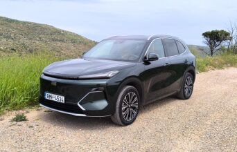 Το Geely Starray EM-i είναι ένα Plug-in Hybrid D-SUV με εξαιρετική πολυτέλεια, υψηλή τεχνολογία, και μεγάλες ανέσεις 