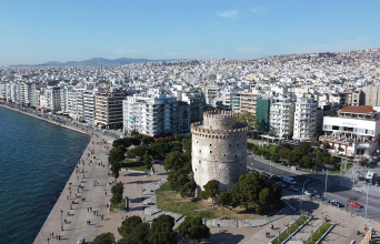 Θεσσαλονίκη, ΔΕΘ, προσκύνημα στον τάφο του Αγίου Παϊσίου και συναυλία Ρέμου: ένας ανατρεπτικός συνδυασμός θρησκευτικού και κοσμικού τουρισμού.