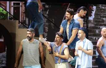 Του αγοριού απέναντι σε σκηνοθεσία Ρέππα-Παπαθανασίου