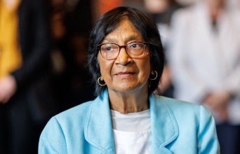 Tο Νόμπελ Ειρήνης της Navi Pillay: η Γάζα, οι κατηγορίες γενοκτονίας και τα όρια ανάμεσα στο διεθνές δίκαιο και την πολιτική στάση.