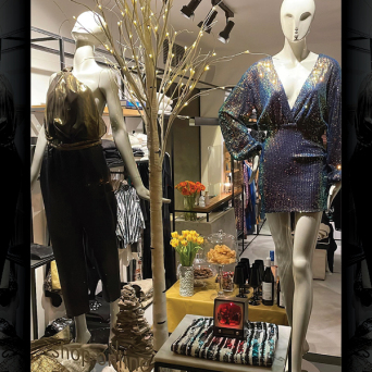 Βιτρίνα του Μourlokoukou στην οδό Σκουφά.