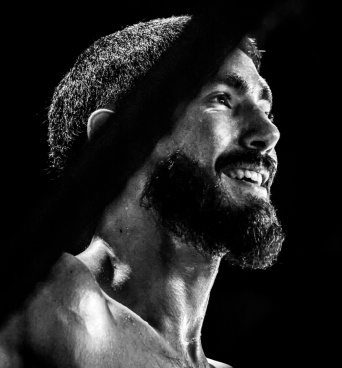 Οδυσσέας Μήτσας: Σιδερένιες γροθιές