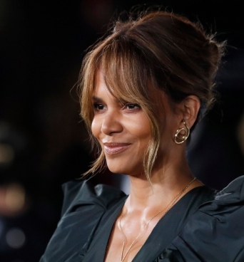 Η Χάλι Μπέρι