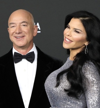 Τζεφ Μπέζος - Λορέν Σάντσεθ: Ερωτικά παιχνίδια πάνω στο σούπερ γιοτ αξίας 500 εκατ. δολαρίων