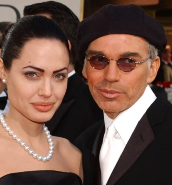 Ο Μπίλι Μπομπ Θόρντον με την Αντζελίνα Τζολί στην 59η τελετή απονομής των βραβείων Χρυσή Σφαίρα στο Μπέβερλι Χιλς, 20 Ιανουαρίου 2002.