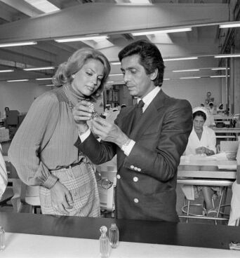 Η περιουσία του Βαλεντίνο: βίλες, κάστρα, έργα τέχνης και η dolce vita ενός συλλέκτη-δανδή