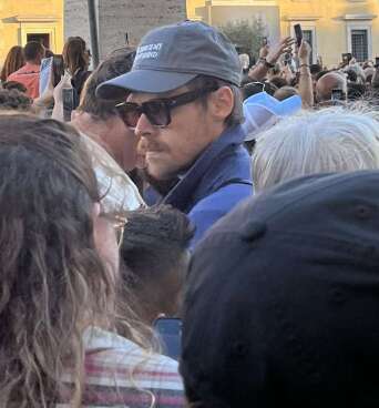 Πώς  Χάρι Στάιλς πήγε για… κούρεμα και βρέθηκε στην εκλογή του Πάπα 