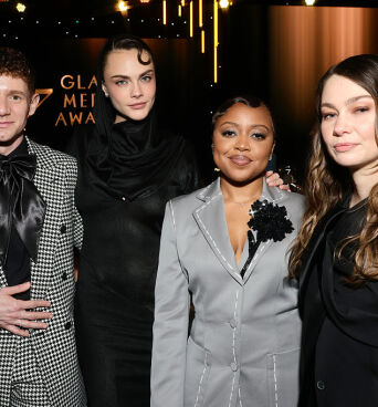 Η Κάρα Ντελεβίν με τη σύντροφό της Μίνκε σε τρυφερές στιγμές στα GLAAD Awards