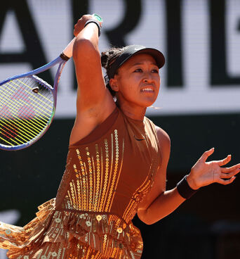 Η Ναόμι Οσάκα έκλεψε την παράσταση στο Roland Garros με outfit εμπνευσμένο από τον Πύργο του Άιφελ