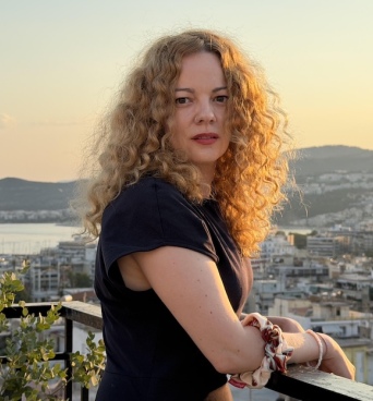 Εύα Οικονόμου-Βαμβακά: Το «ζόρικο» έργο της στο ΔΗΠΕΘΕ Καβάλας και το Φεστιβάλ Φιλίππων
