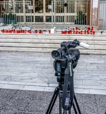 Τέμπη: Ο Φώτης Γεωργελές σχολιάζει το τοξικό πολιτικό κλίμα, την ποινικοποίηση του δυστυχήματος και τις δυνάμεις του λαϊκισμού που κρύβονται πίσω από τους συγγενείς των θυμάτων για να διασώσουν το σύστημα