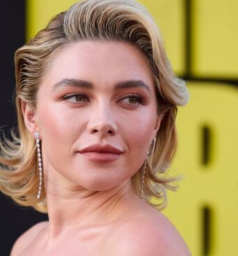 Η Φλόρενς Πιου μίλησε για τη σχέση της με τον Ζακ Μπραφ, τονίζοντας την «κακοποίηση» που δέχτηκαν λόγω της διαφοράς ηλικίας 21 ετών μεταξύ τους.