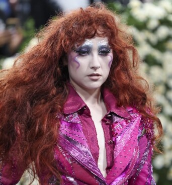 Η τραγουδίστρια Τσάπελ Ρόουν