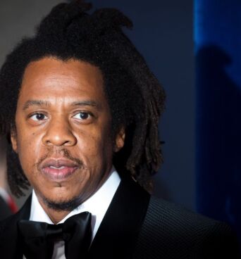 Η γυναίκα που είχε κατηγορήσει τον ράπερ Jay-Z για βιασμό δήλωσε ότι η καταγγελία ήταν ψευδής και ότι δεν τον έχει συναντήσει ποτέ.