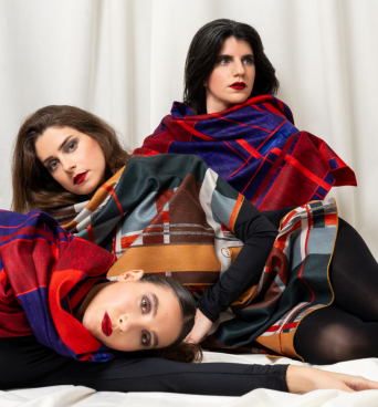 To M.K.E παρουσιάζει το “In Between Lines”