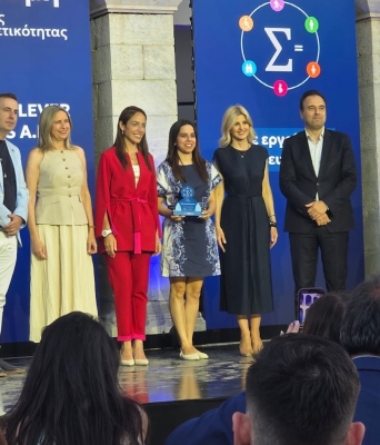 Εκπρόσωποι του Εμπορικού και Βιομηχανικού Επιμελητηρίου Αθηνών - Δόμνα Μιχαηλίδου Υπουργός Κοινωνικής Συνοχής και Οικογένειας - Αλεξάνδρα Κατσινέλη, Communications & Corporate Affairs Manager ΕΛΑΪΣ–Unilever Hellas  & 1UL Europe – Έλενα Ράπτη, Υφυπουργός Τουρισμού - Δημήτρης Παπαστεργίου, Υπουργός Ψηφιακής Διακυβέρνησης.