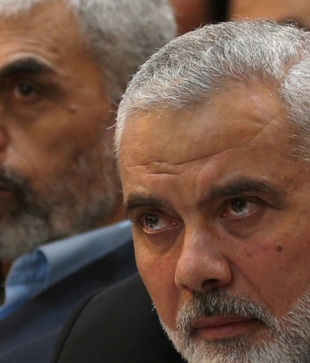 Οι ηγέτες της Χαμάς στη Λωρίδα της Γάζας Γιάχια Σινουάρ και Ισμαήλ Χανεγιά