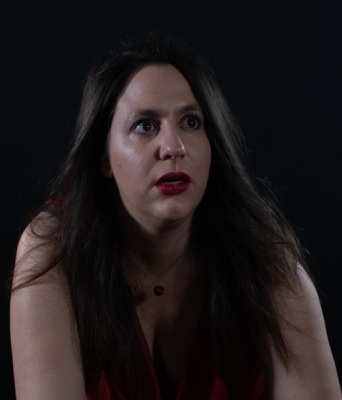 Η Αθηνά Ασημάκη πρωταγωνιστεί στο Εκτροφείο τεράτων στον Μικρό Κεραμεικό