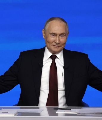 Κανονίστε ρομαντικά ταξίδια εσείς - Δημοσιογράφος έκανε πρόταση γάμου στη συνέντευξη του Πούτιν