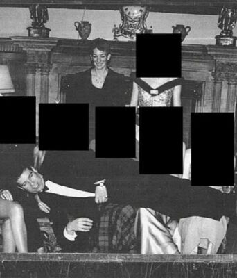 Νέες φωτογραφίες «καίνε» τον πρίγκιπα Άντριου: με τον Έπσταϊν στο Μπαλμόραλ και σκηνές που σοκάρουν