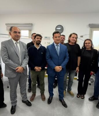 «Η συμμορία της μιζέριας»: Ξέσπασε ο Άδωνις Γεωργιάδης κατά διαμαρτυρόμενων στην Πάρο