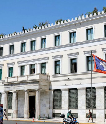 Το δημαρχείο της Αθήνας στην πλατεία Κοτζιά