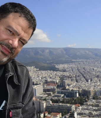 Ο DJ ALX απαντά σε 31 ερωτήσεις για την Αθήνα και τη ζωή του στην πόλη.