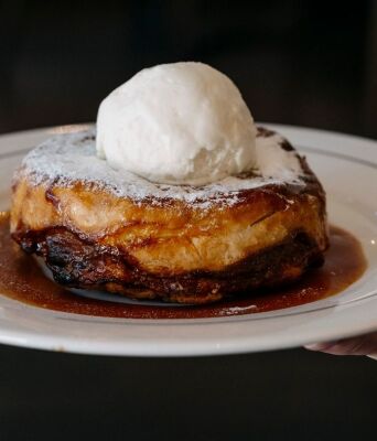 7 αθηναϊκά εστιατόρια που σερβίρουν επικά γλυκά