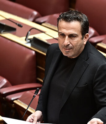 Briefing | Στέφανος Παραστατίδης