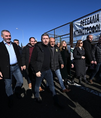 Ο Νίκος Ανδρουλάκης στα μπλόκα των αγροτών στην Καρδίτσα και τα Τρίκαλα