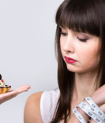 Podcast 40+ | Μαρία Τσιάκα: Οι διατροφικές διαταραχές και ο ρόλος της οικογένειας