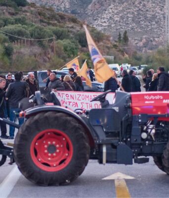 Αγροτικές κινητοποιήσεις: Βασικά να πέσει η κυβέρνηση
