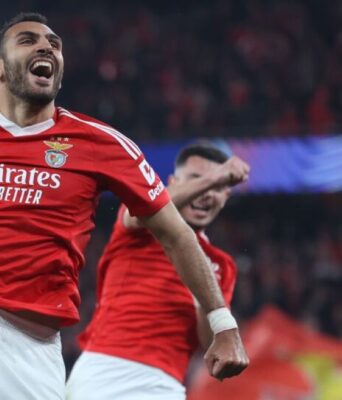 Αποθέωση της Α’Bola για τον σεληνιασμένο Παυλίδη: «Αμείλικτος»