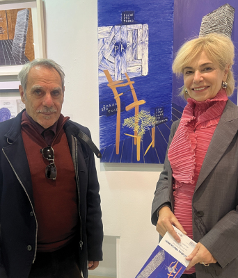 Ο Κυριάκος Μορταράκος με την Κατερίνα Κοσκινά στην Πινακοθήκη Δήμου Αθηναίων, στην αναδρομική έκθεσή του με τίτλο «Αναδρομή».