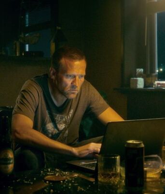 O Χάρι Χόλε του Τζο Νέσμπο στο Netflix - Πρεμιέρα το 2026 για τη σειρά «Jo Nesbø’s Detective Hole» - Βασίζεται στα εμβληματικά βιβλία του Νορβηγού συγγραφέα.