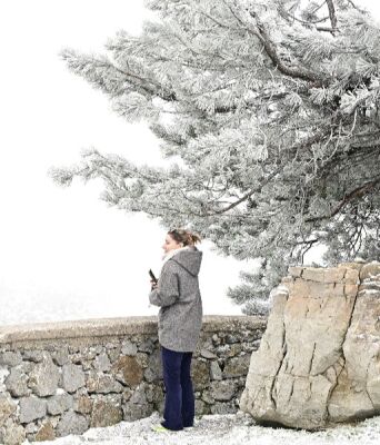 Καιρός: Σε εξέλιξη η ψυχρή εισβολή - Πέφτει κι άλλο η θερμοκρασία την Κυριακή, σε ποιες περιοχές θα χιονίσει