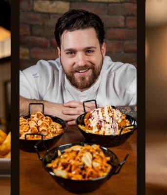 Παρασκευή 13 Μαρτίου ραντεβού στο Μπαρ Μπεε Κιου με τον Voice 102.5