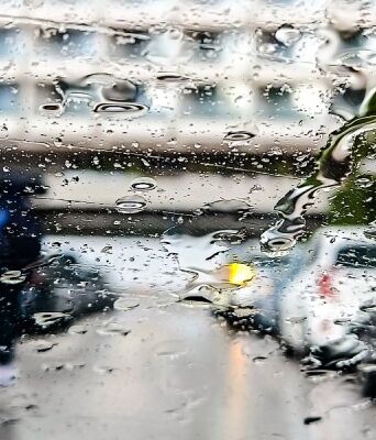 Με λασποβροχές, ανέμους 7 μποφόρ και λίγα χιόνια στα βουνά ο καιρός το Σάββατο