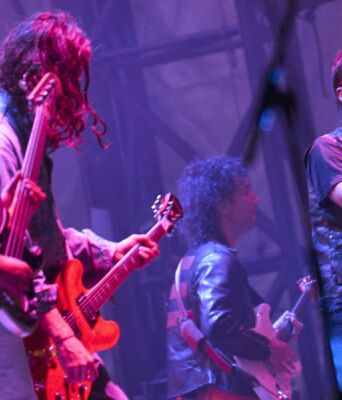 Οι The Strokes επιστρέφουν με το single «Going Shopping» και ανακοίνωσαν το νέο τους άλμπουμ «Reality Awaits», το οποίο θα κυκλοφορήσει στις 26 Ιουνίου