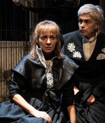 Η αγάπη άργησε μια μέρα, της Λιλής Ζωγράφου σε σκηνοθεσία Ένκε Φεζολλάρι στο Πτι Παλαί